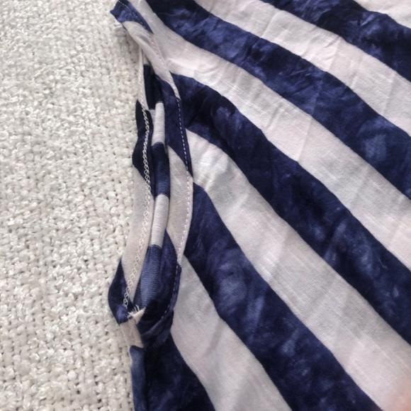 Denver Hayes xl blue and white sleeveless top for those special boat cruises - Picture 2 of 6